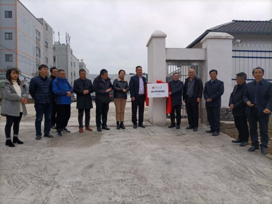 5c04fdd67723cbf29cab52f53182cda